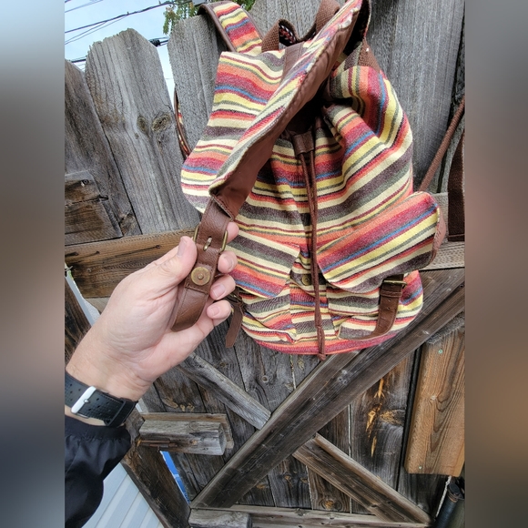 Mossimo lined backpack, several pouches and great Aztec stripe pattern. - Picture 7 of 10